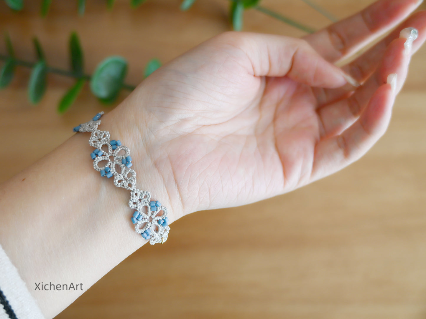 tatting bracelet with Chinese style