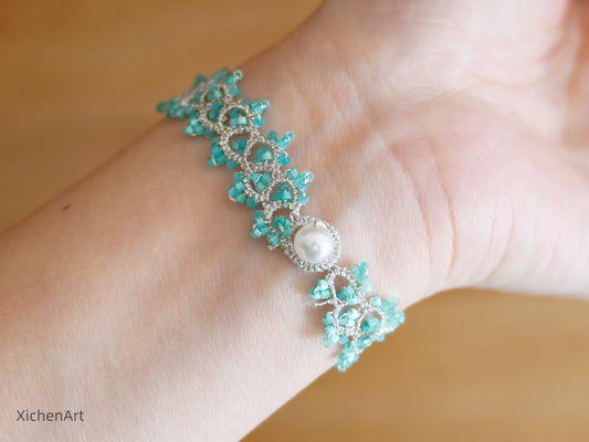 tatting bracelet with green beads