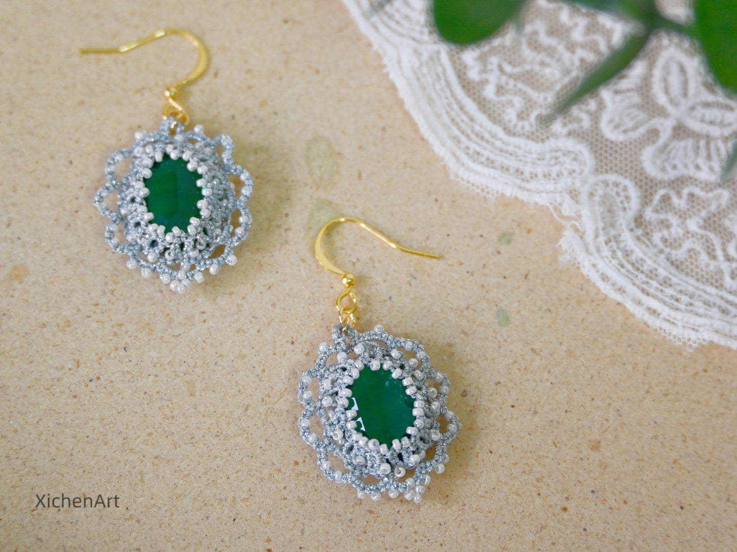 vintage tatting earring with emerald crystal, handmade tatting earring with emerald crystal, frivolite tatting earring