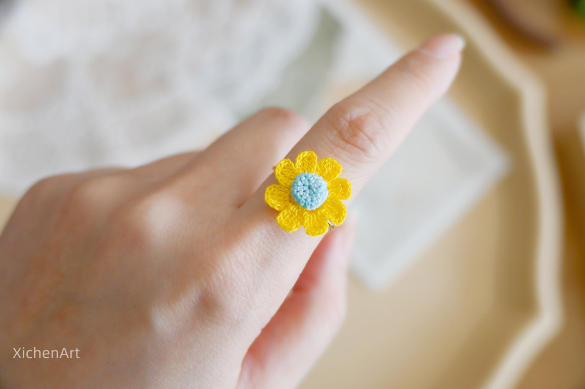 micro crochet daisy ring