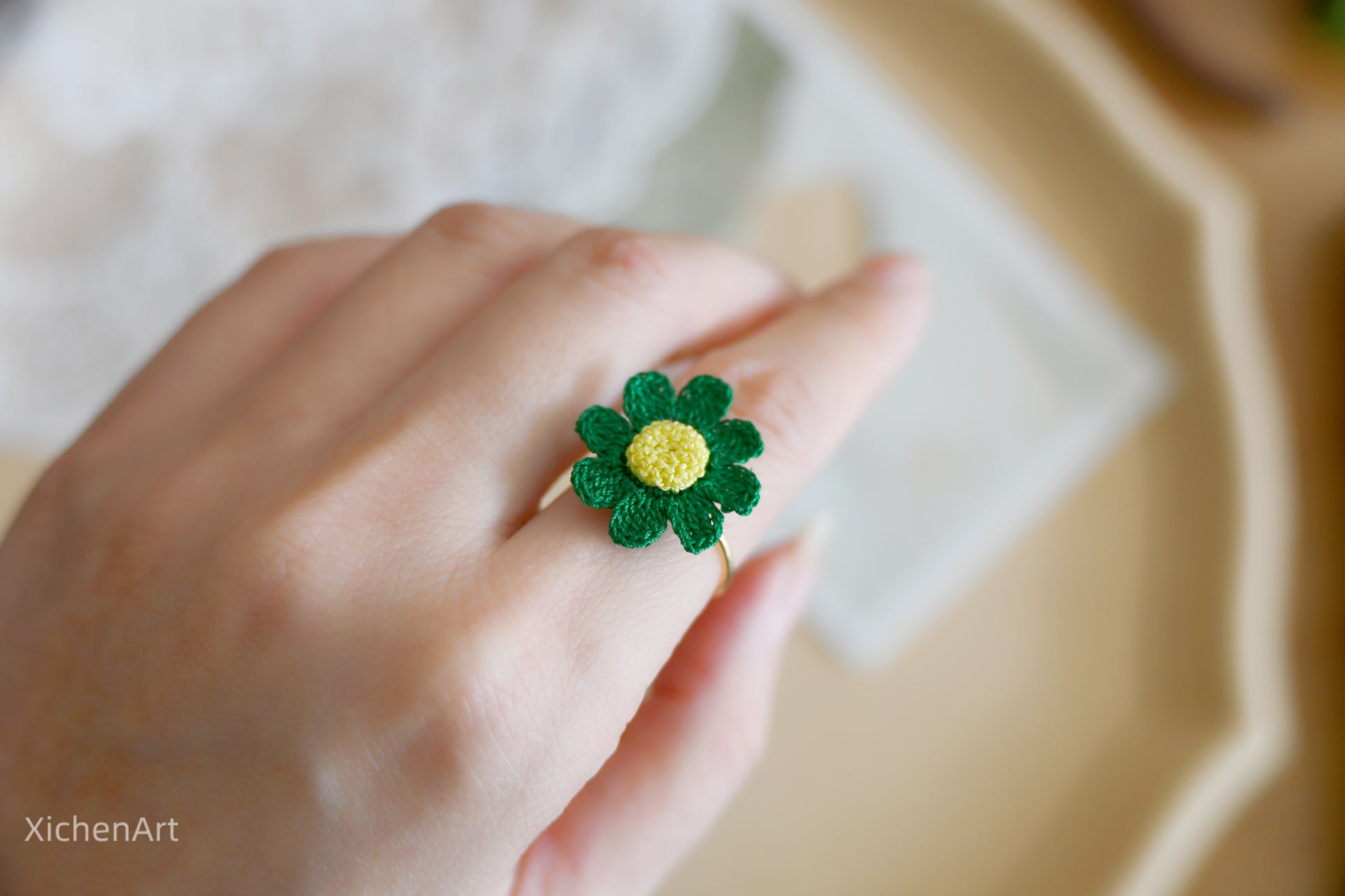 micro crochet daisy ring