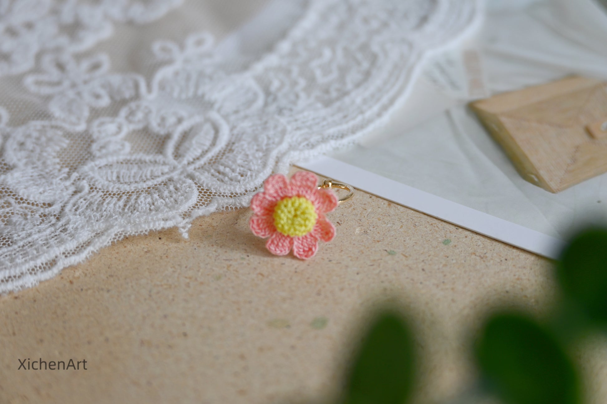 micro crochet daisy ring