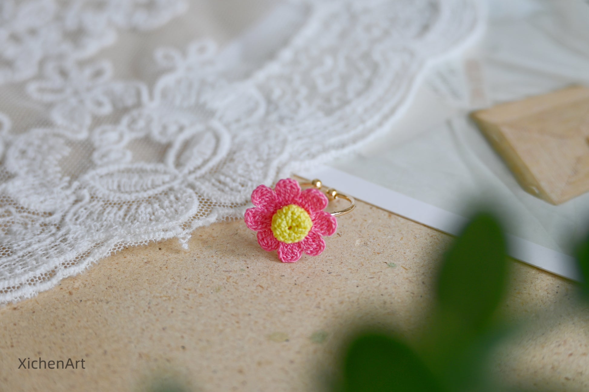 micro crochet daisy ring