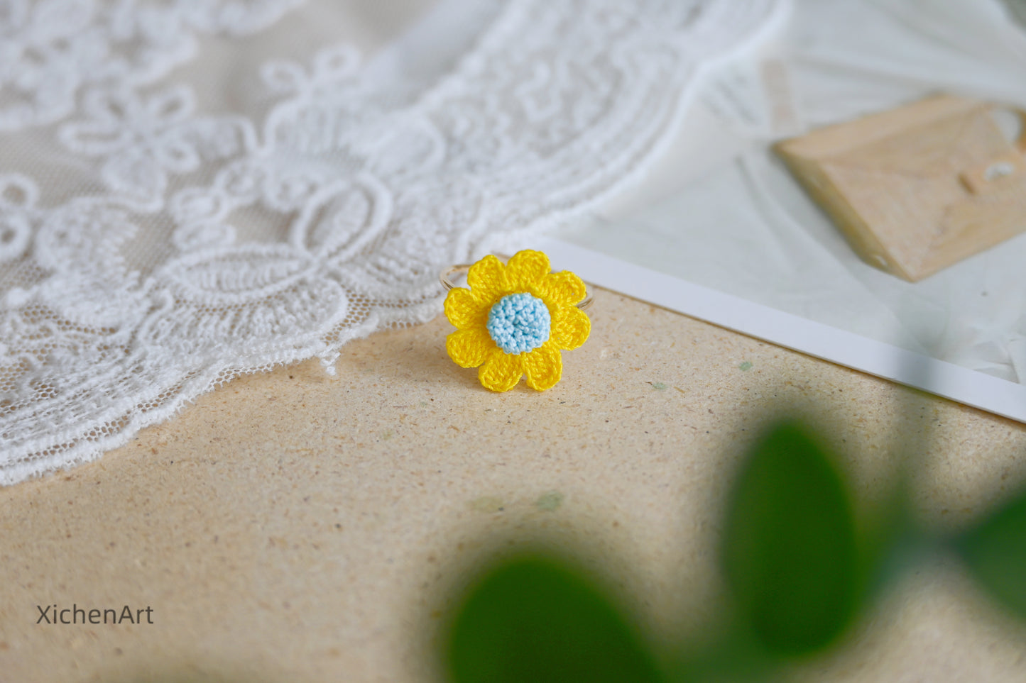 micro crochet daisy ring