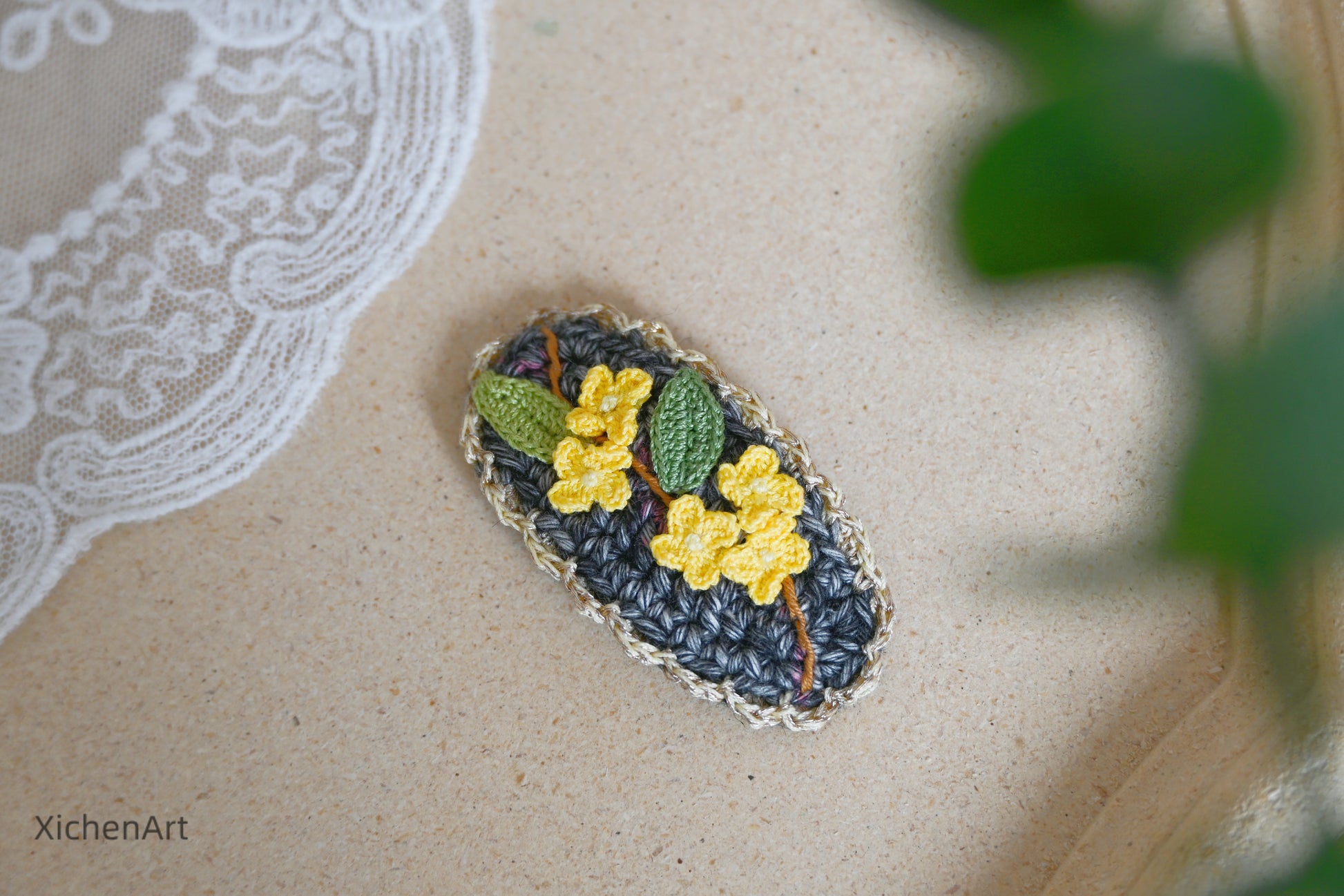 micro crochet laurel flower hair clip