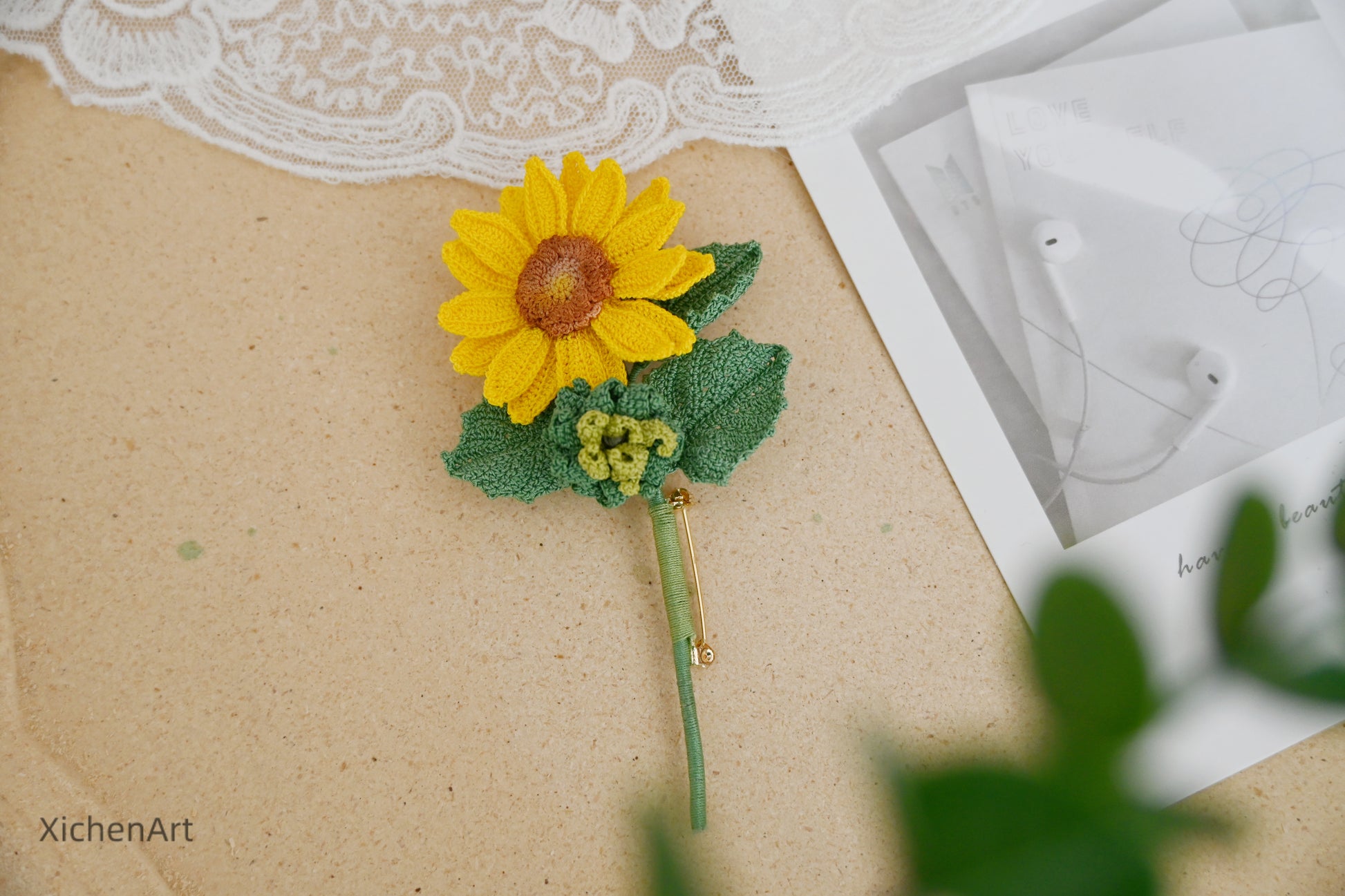 micro crochet&nbsp; Sunflower Brooch