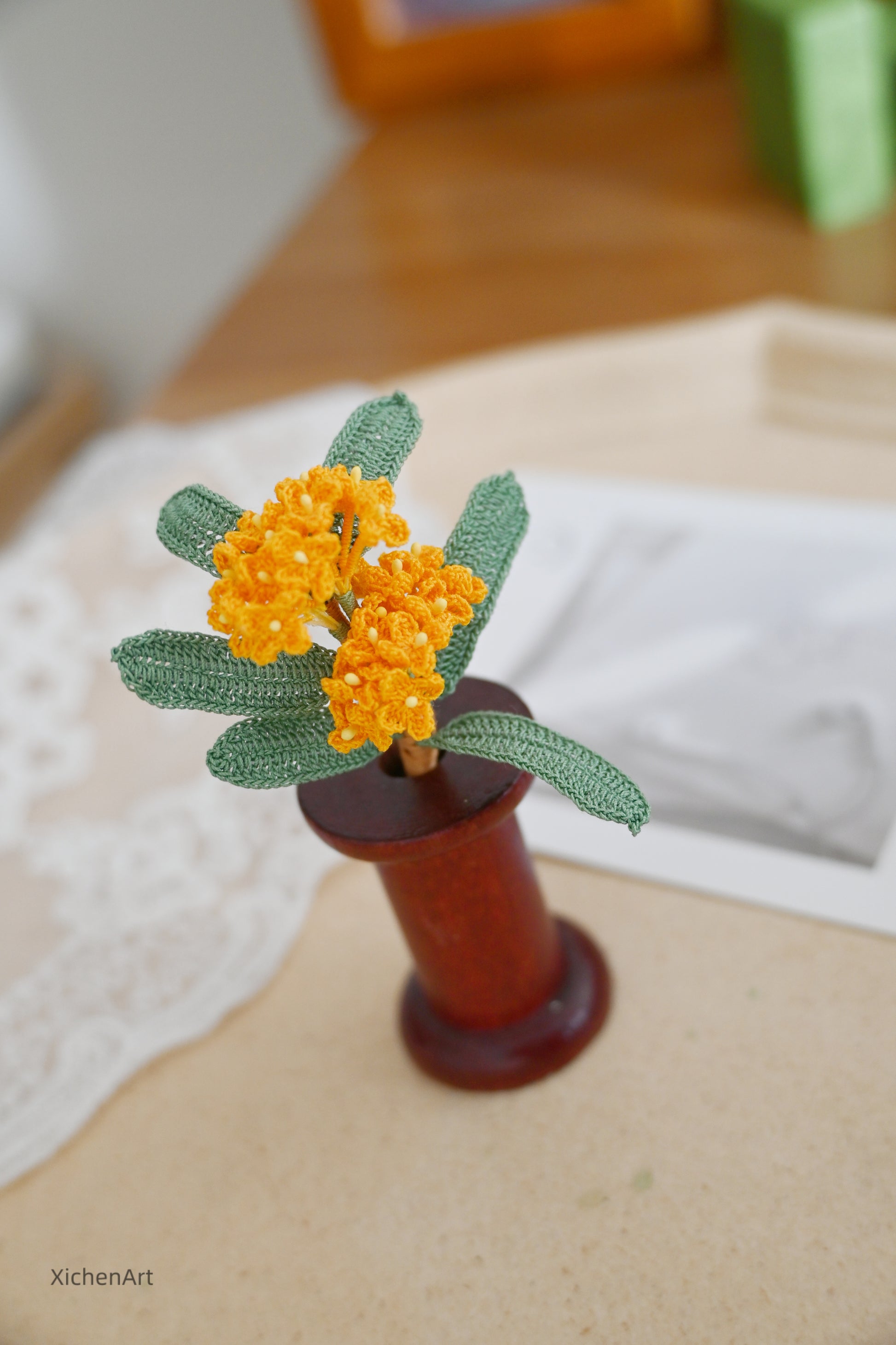 micro crochet laurel brooch