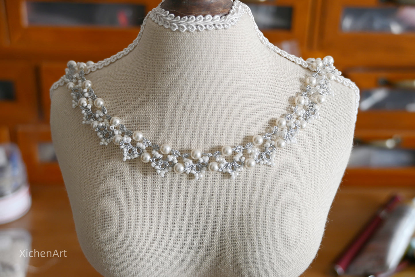 silver color gorgeous tatting necklace