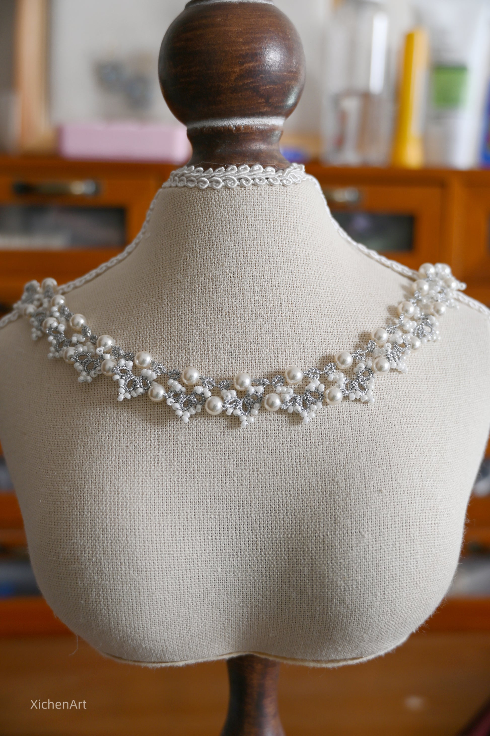 silver color gorgeous tatting necklace