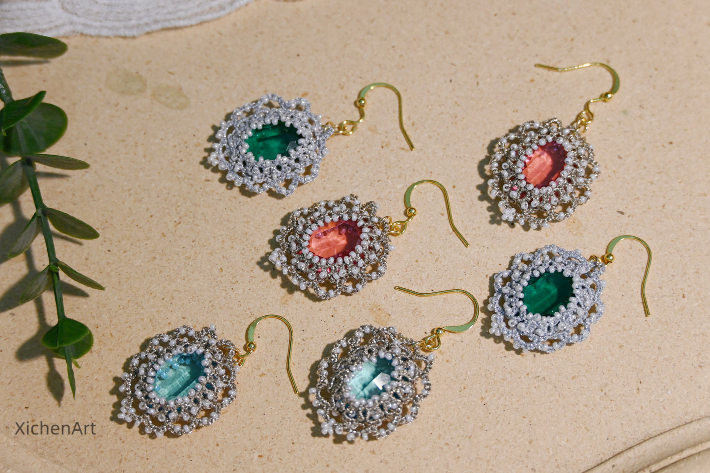 vintage tatting earring with emerald crystal, handmade tatting earring with emerald crystal, frivolite tatting earring