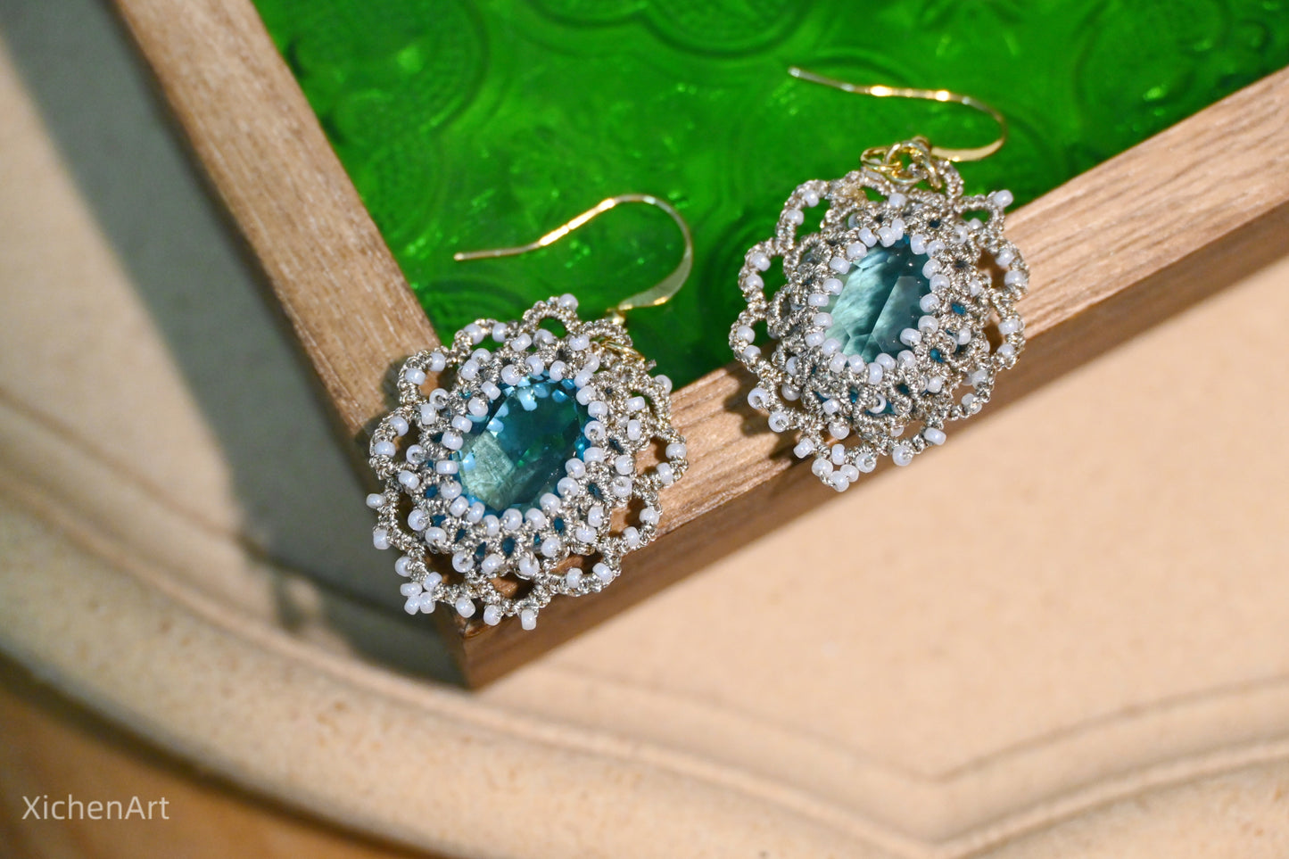 vintage tatting earring with emerald crystal, handmade tatting earring with emerald crystal, frivolite tatting earring