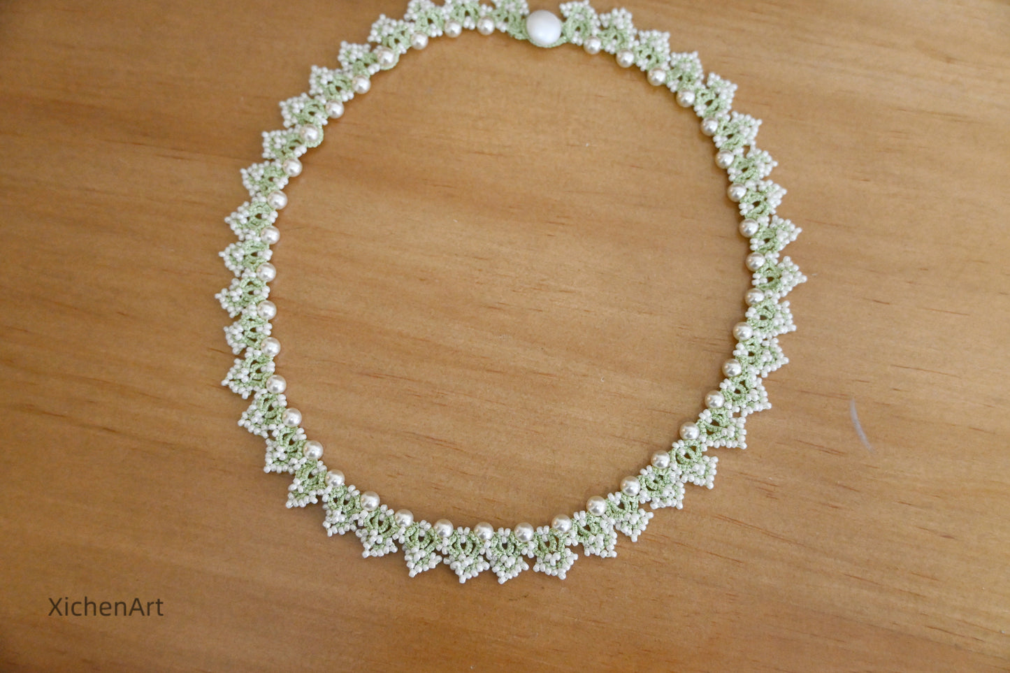 tatting necklace with pearls, green color tatting necklace with pearls, gorgeous tatting necklace, frivolite tatting necklace