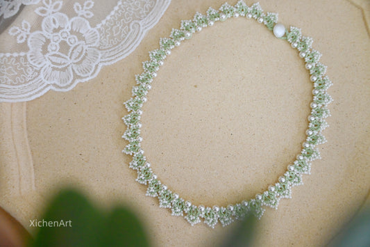 tatting necklace with pearls, green color tatting necklace with pearls, gorgeous tatting necklace, frivolite tatting necklace