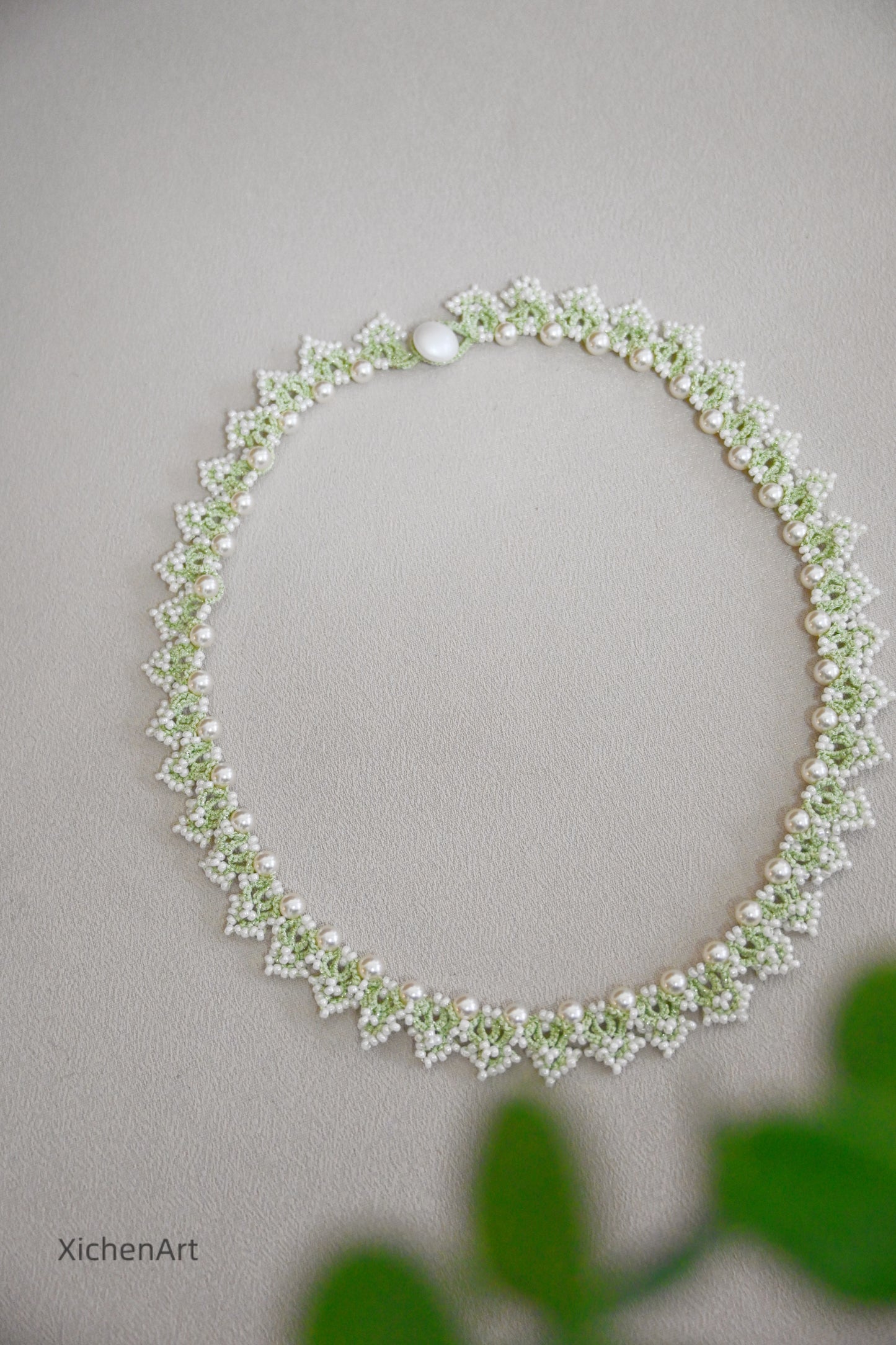 tatting necklace with pearls, green color tatting necklace with pearls, gorgeous tatting necklace, frivolite tatting necklace