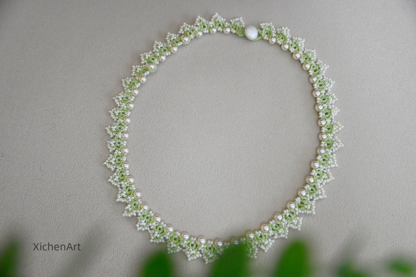 tatting necklace with pearls, green color tatting necklace with pearls, gorgeous tatting necklace, frivolite tatting necklace