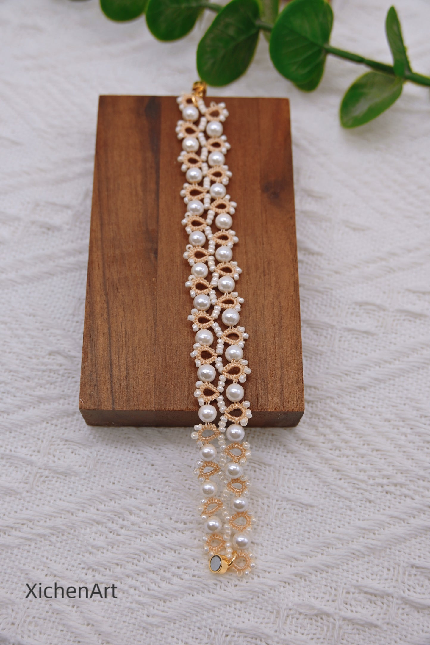 tatting bracelet with pearl