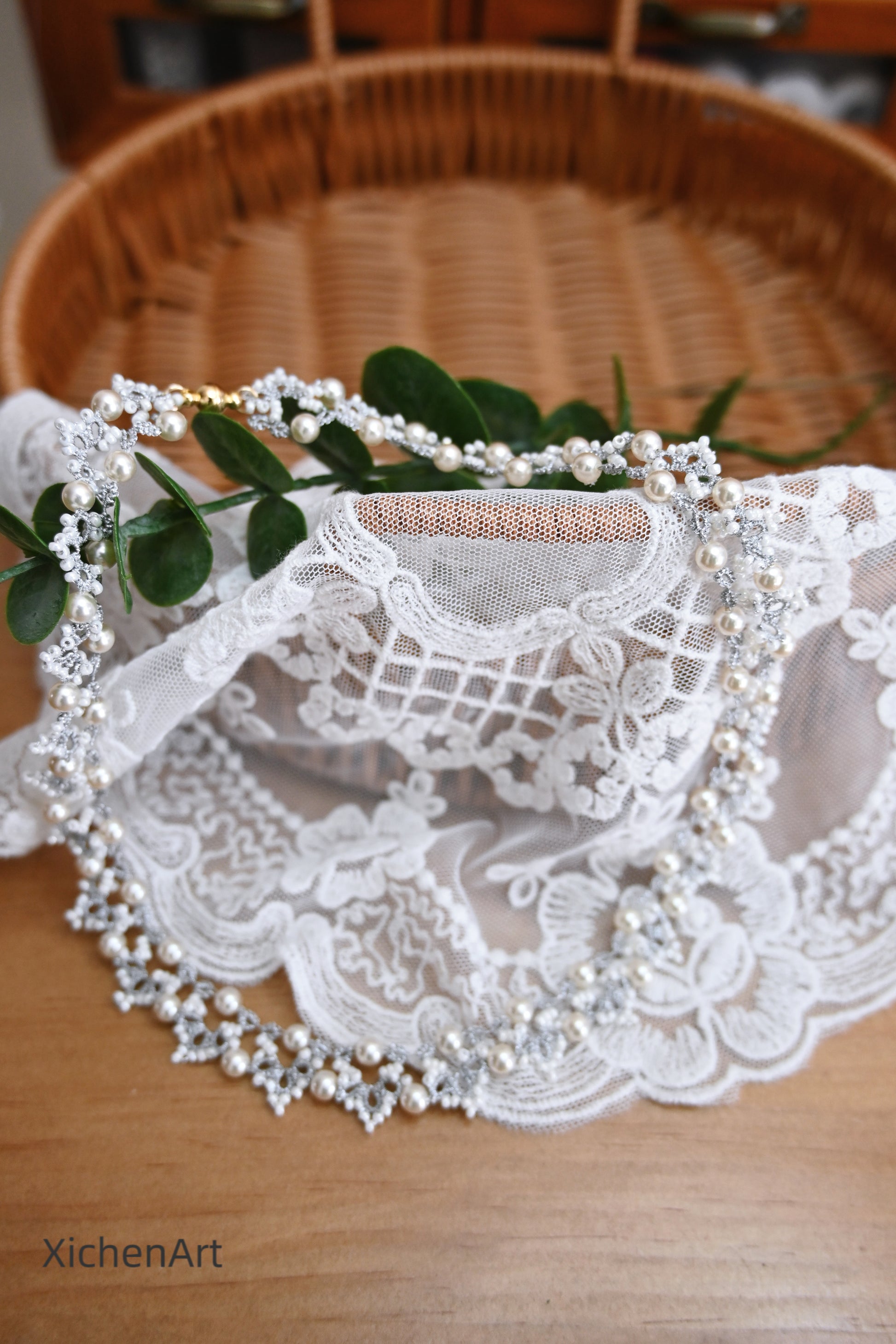 silver color gorgeous tatting necklace