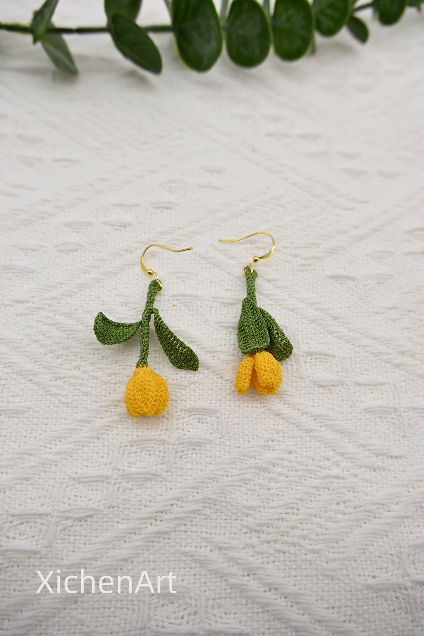 micro crochet tulip earrings