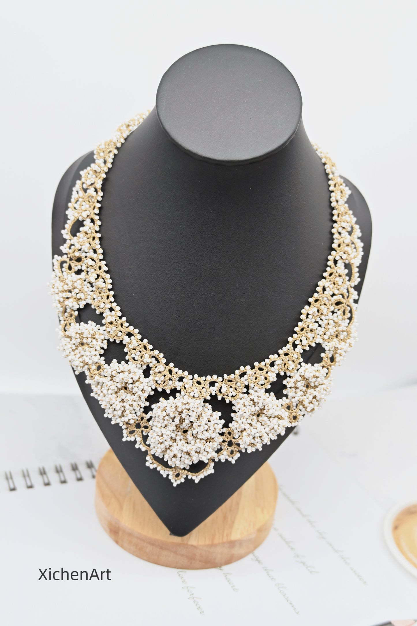 gorgeous tatting necklace for wedding