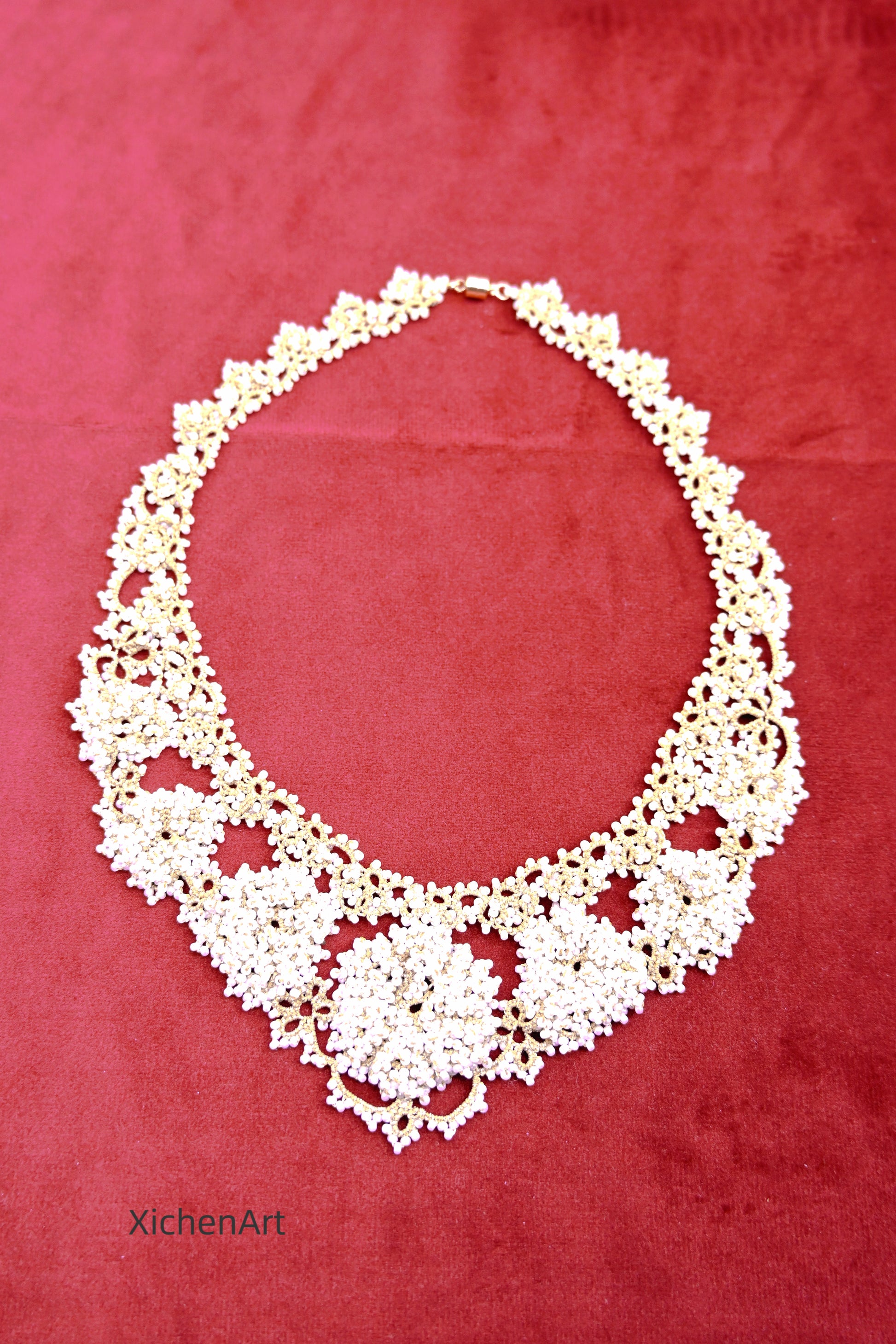 gorgeous tatting necklace for wedding