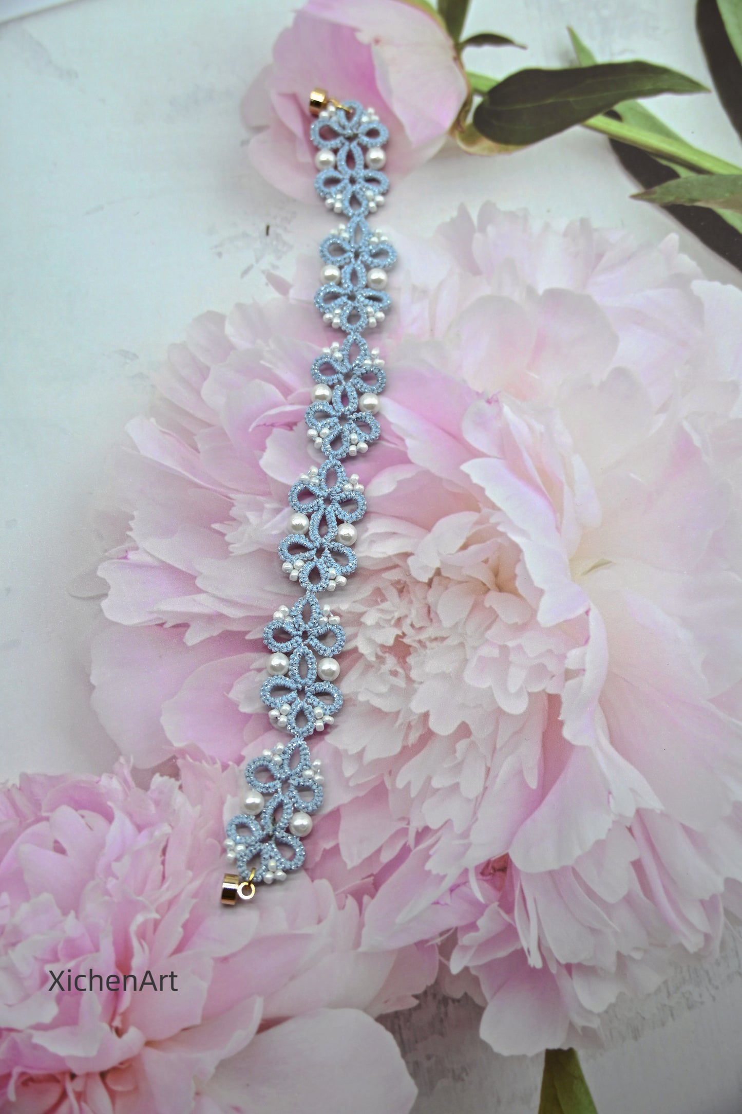 blue Frivolité bracelet with pearl and miyuki beads